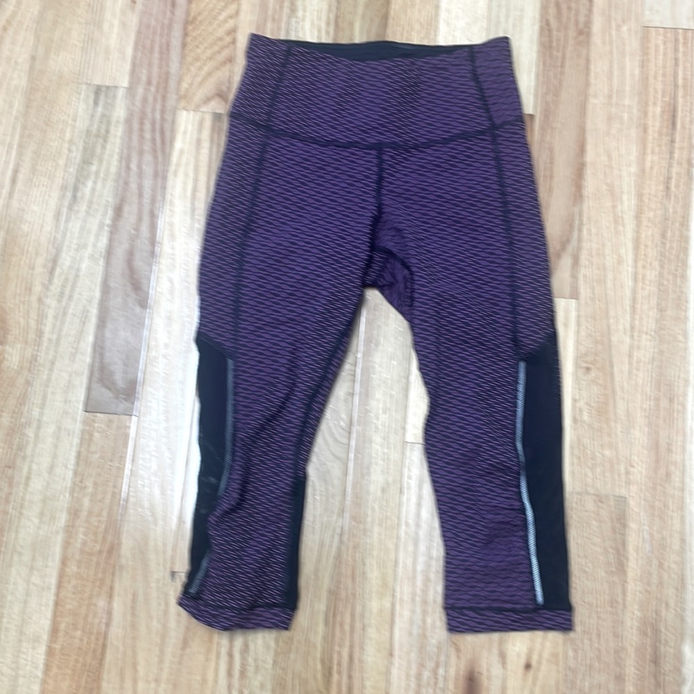 Cropped lululemon leggings size 4